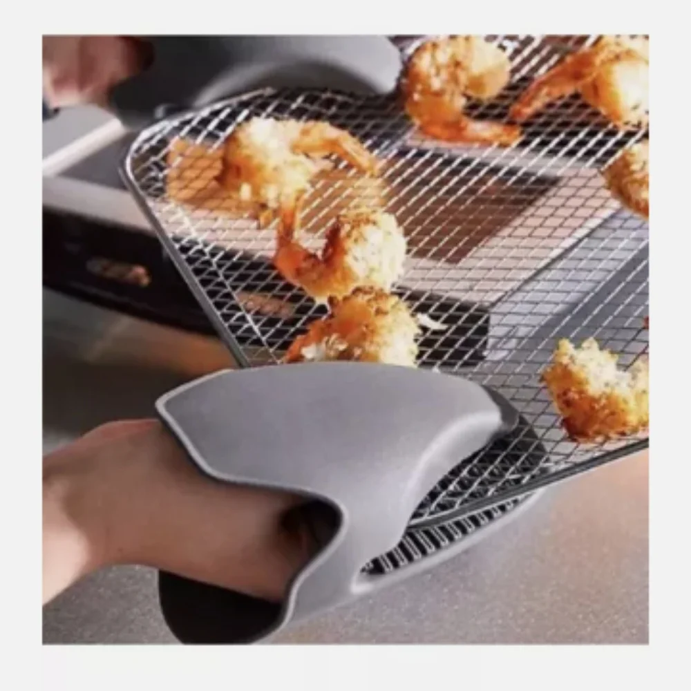 PAMPERED CHEF Silicone Pot Holder Premium Oven Mitts NWT